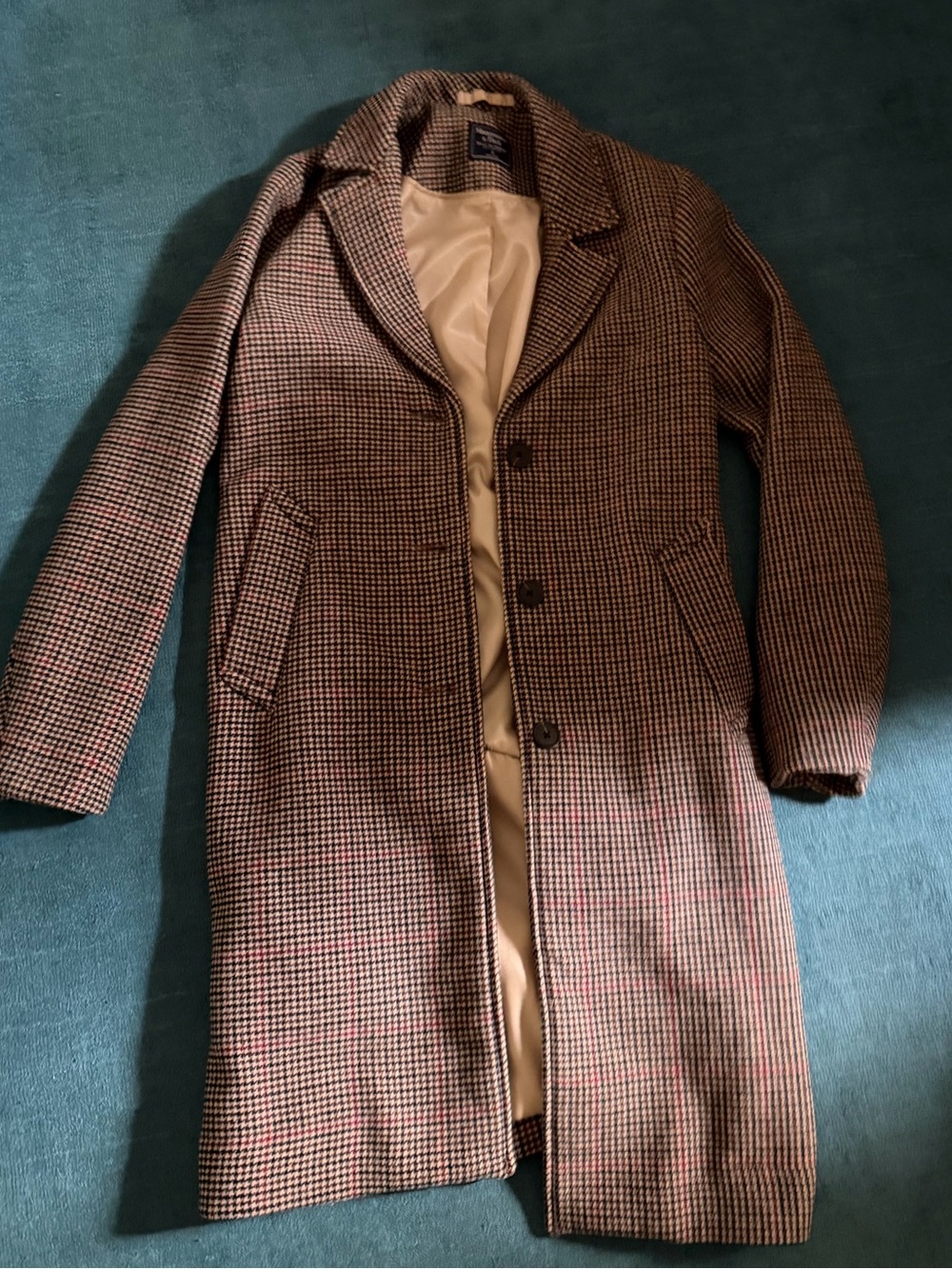 Abercrombie & Fitch Black, White & Red Houndstooth coat S